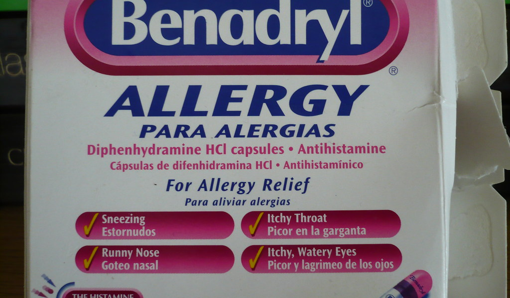 Diphenhydramine Hydrochloride ( Benadryl ): What is Diphenhydramine? Uses, Dosage & Side Effects